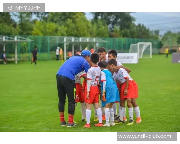 足球巨星足迹遍布中国 球场风采与热情碰撞记